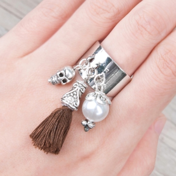 Jewelry - Skull Pearl Tassel Charm Silver Open Band Ring